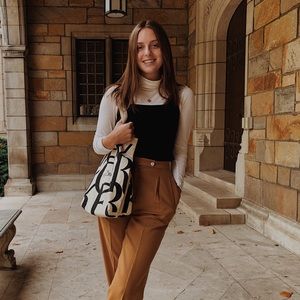 Meet your Posher, Carlin